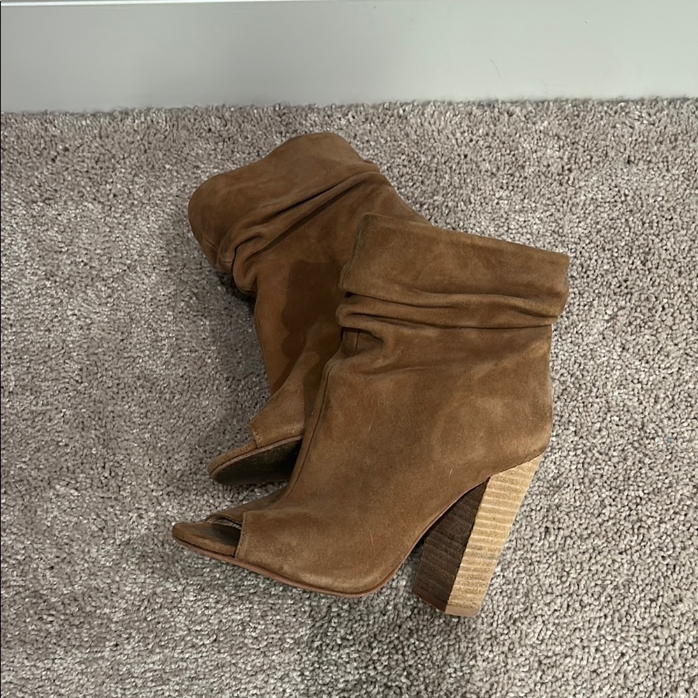 Kristin cavallari Brown Heeled Boots with Peep-Toe and Slouchy Design